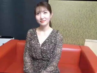眼镜轻熟女露脸口交无套后入啪啪传教士操 逼，女上位打桩叫声淫荡，表情销魂第02集